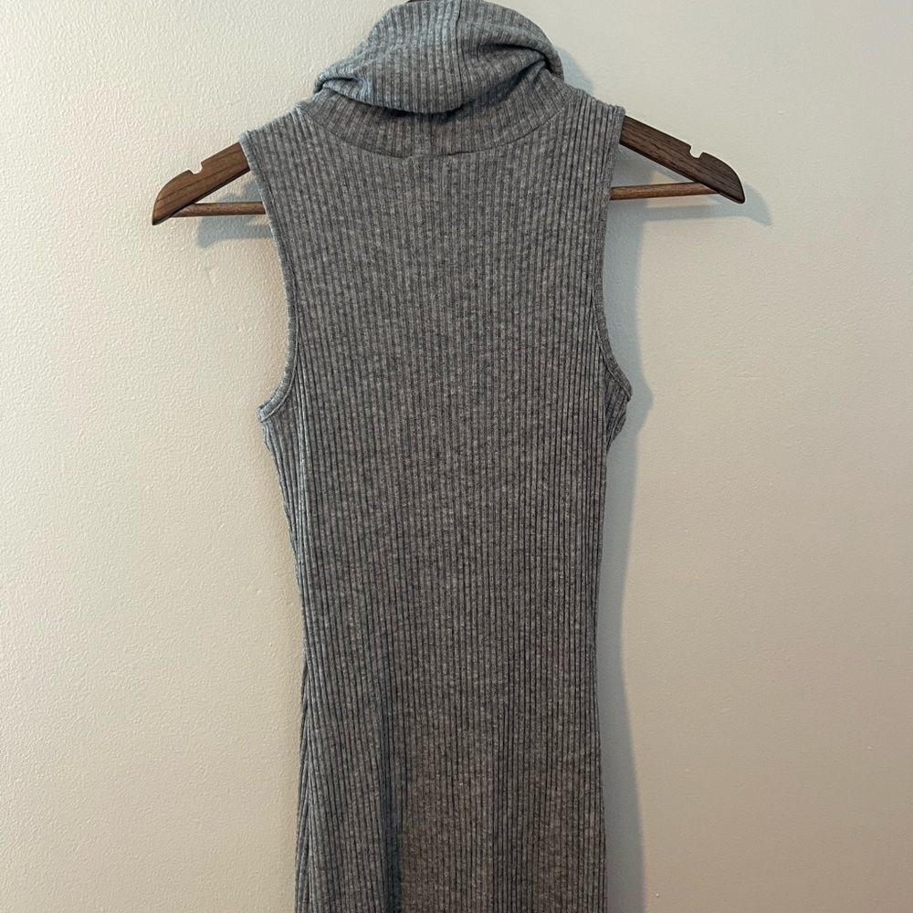 New Boutique Gray Sleeveless Turtleneck Sweater Dress - Picture 5 of 8